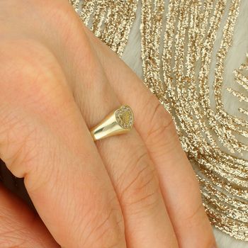 Romantyczny złoty pierścionek damski z motywem serca wysadzany cyrkoniami. Kolekcja Amore – idealny na prezent, Walentynki i wyjątkowe okazje.8.jpg